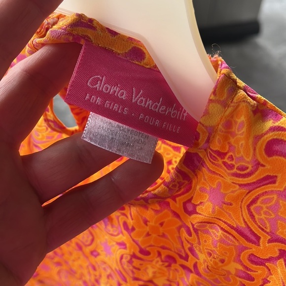 Super cute dress 🌈 - Picture 4 of 5